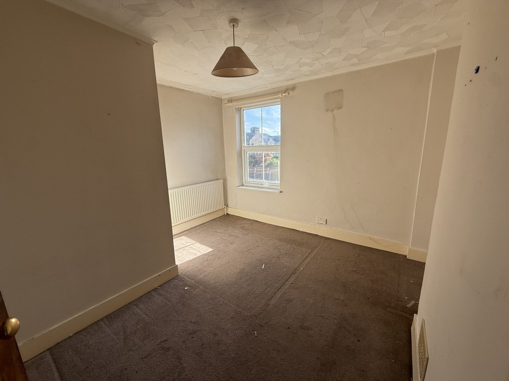 Lot: 87 - HOUSE FOR REFURBISHMENT - Bedroom 2 in House in Need of Refurbishment